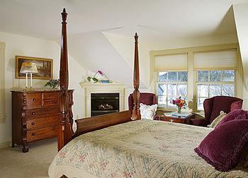The Shire 3* Woodstock