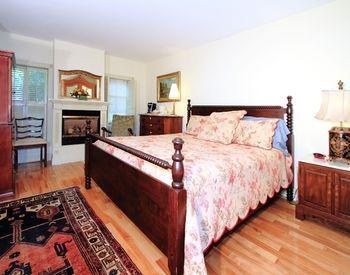 Hotel The Shire Woodstock