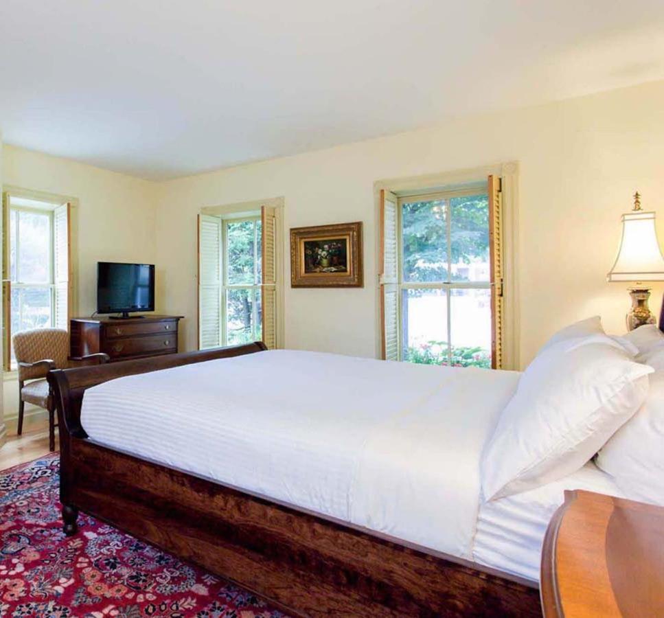 Hotel The Shire 3*